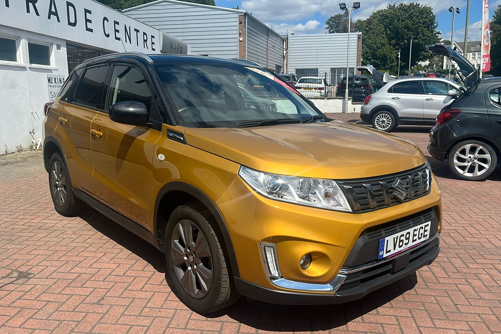 Main listing image - Suzuki Vitara