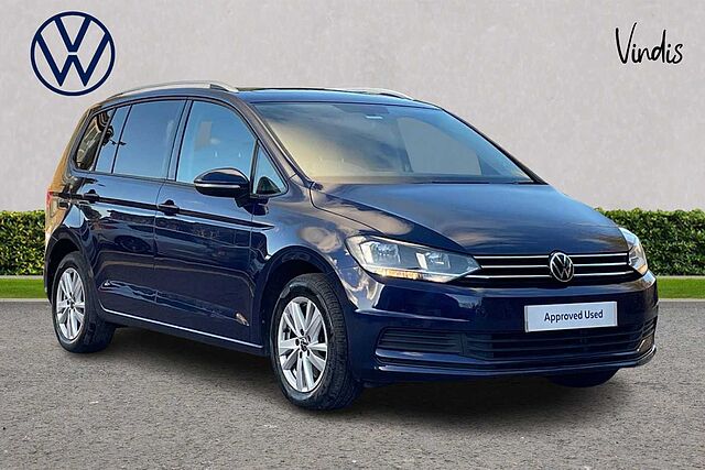 Main listing image - Volkswagen Touran