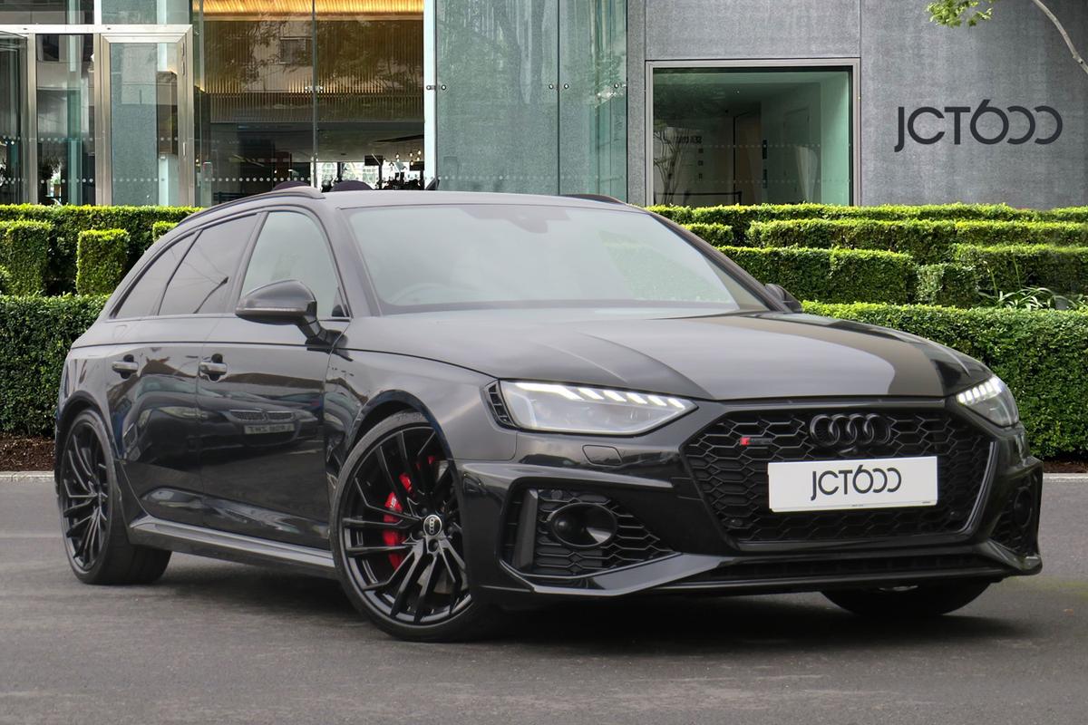 Main listing image - Audi RS4