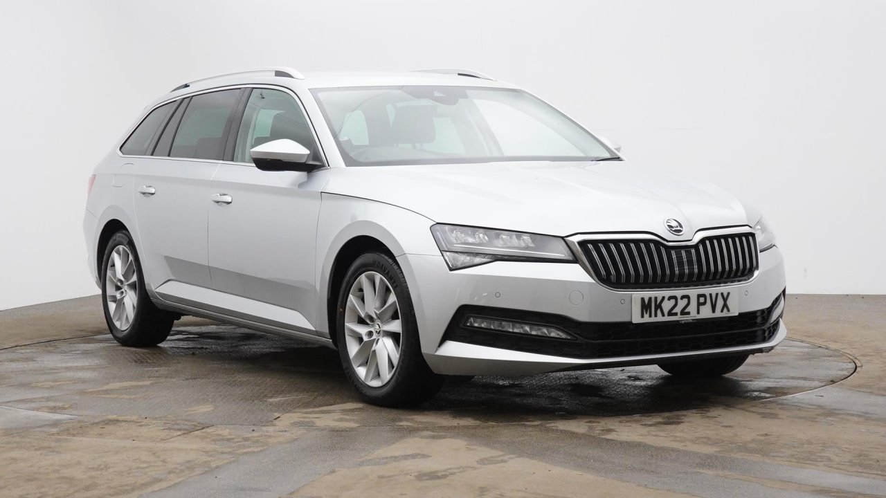 Main listing image - Skoda Superb Estate