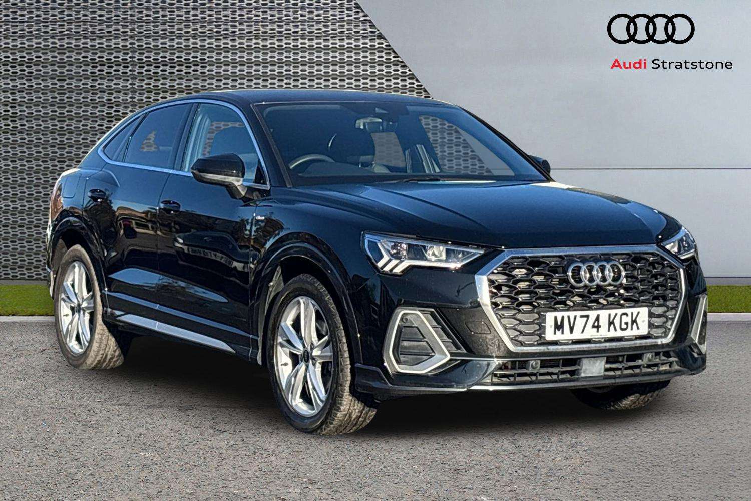 Main listing image - Audi Q3
