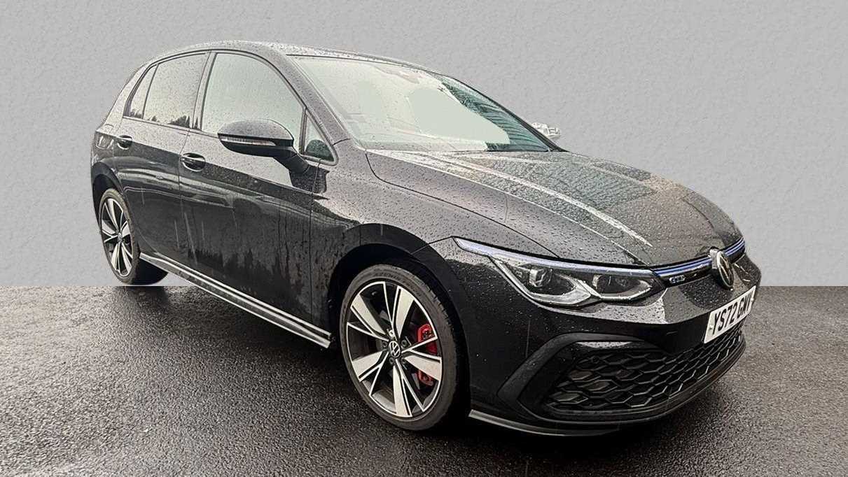 Main listing image - Volkswagen Golf GTE
