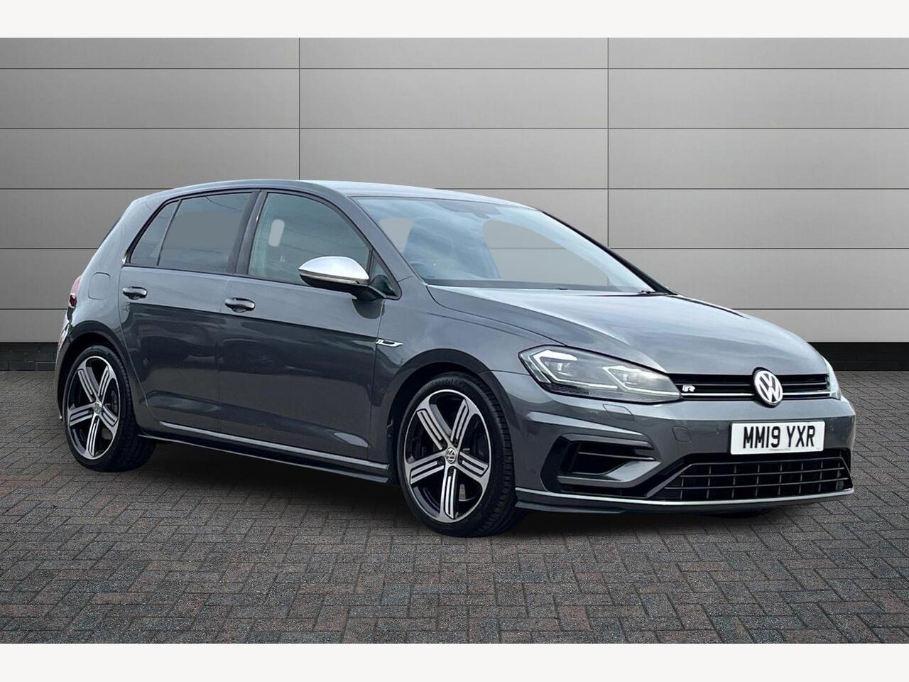 Main listing image - Volkswagen Golf