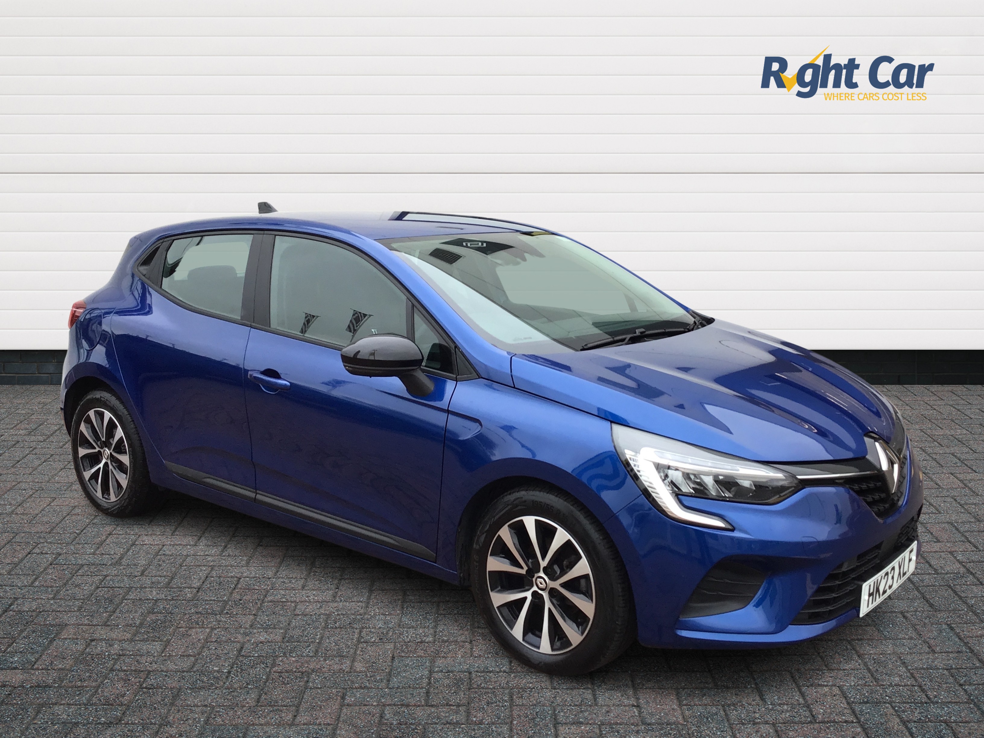 Main listing image - Renault Clio