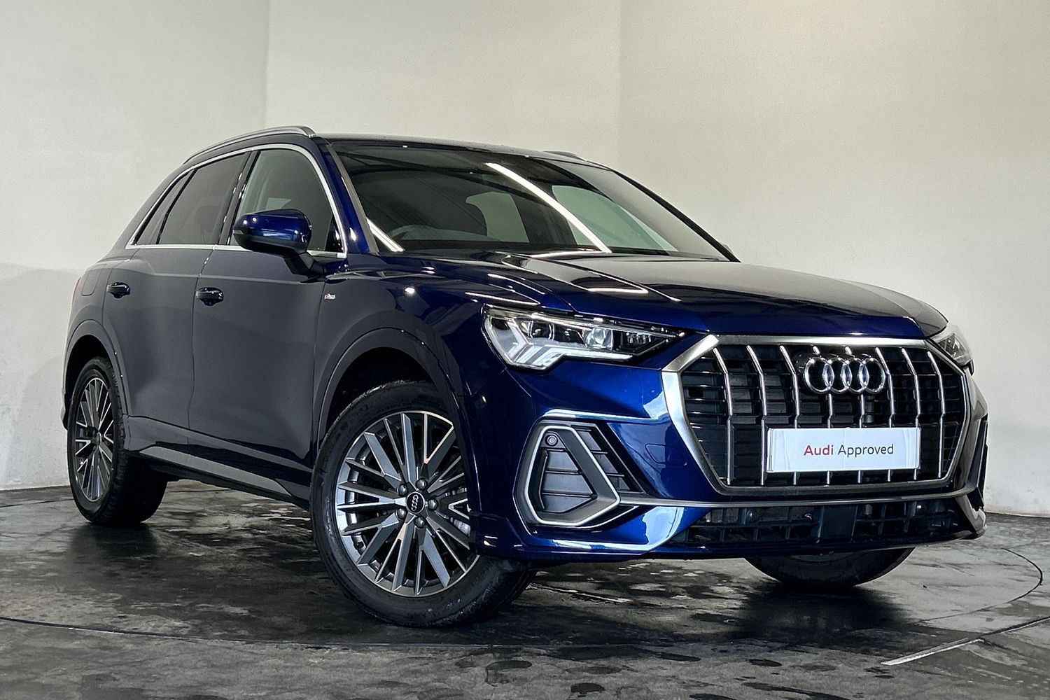 Main listing image - Audi Q3