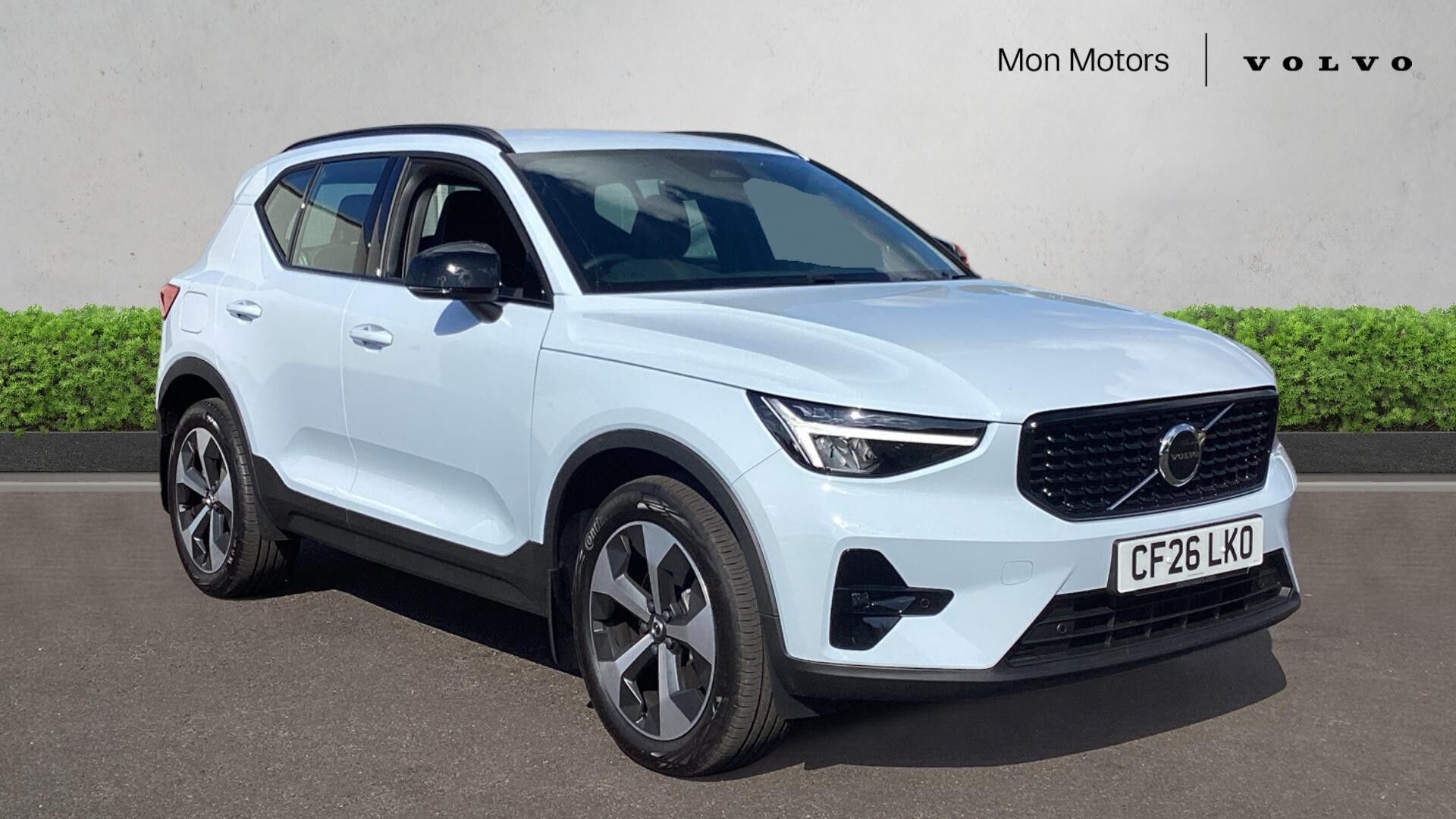 Main listing image - Volvo XC40