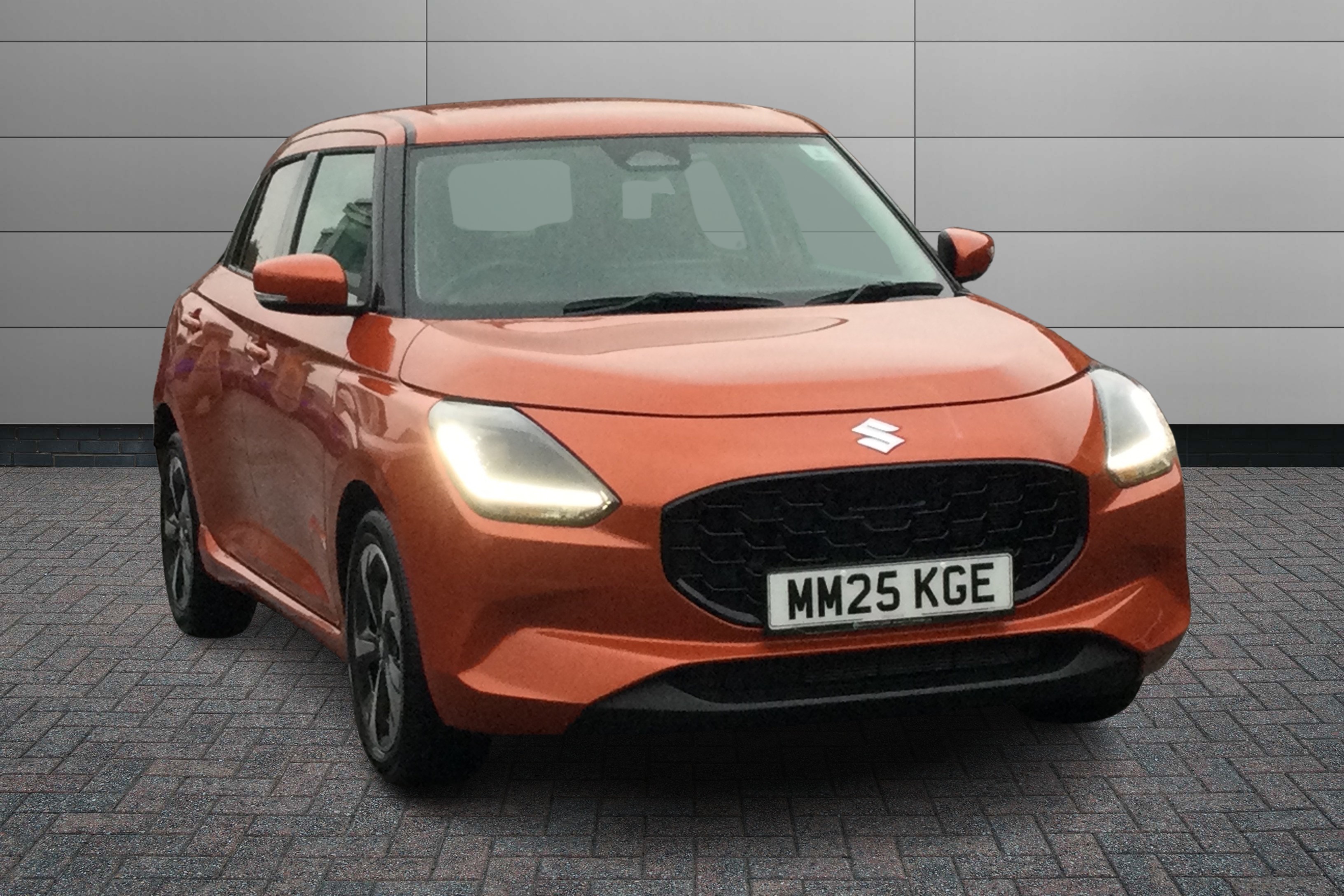 Main listing image - Suzuki Swift