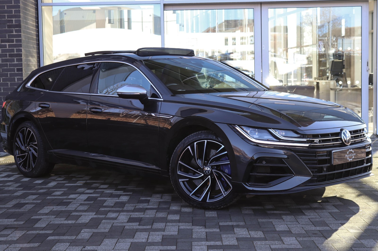 Main listing image - Volkswagen Arteon Shooting Brake