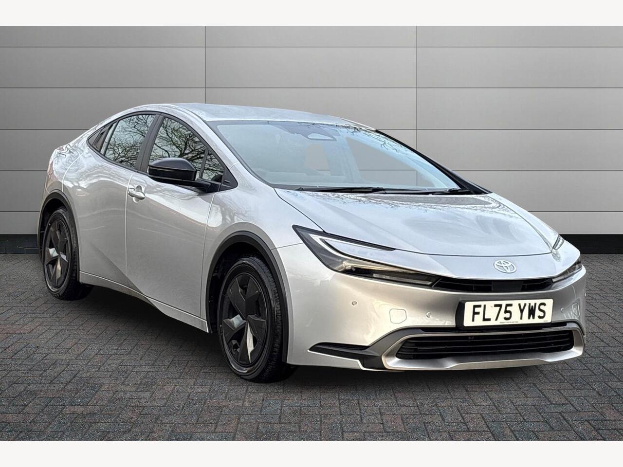 Main listing image - Toyota Prius Plug-In