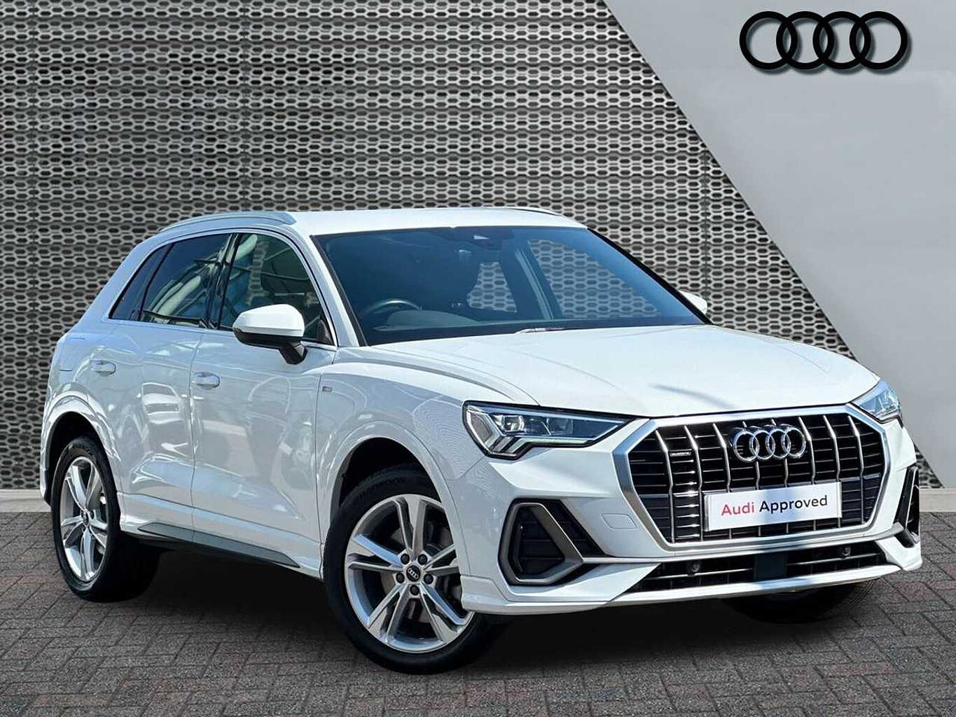 Main listing image - Audi Q3