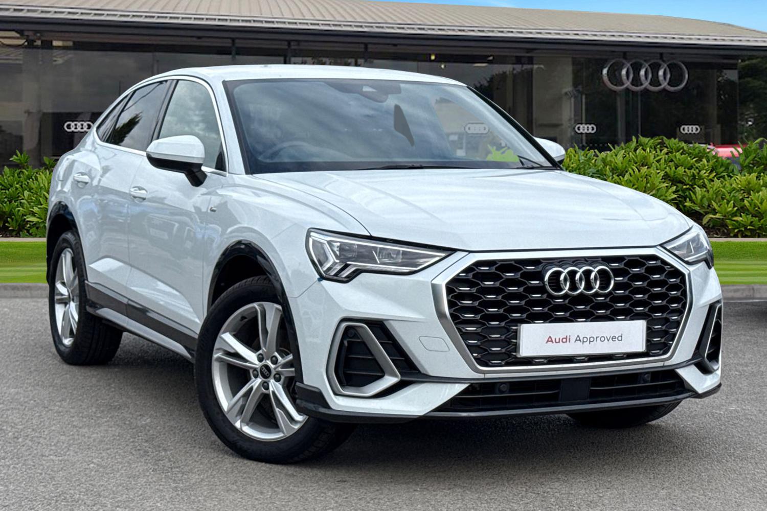 Main listing image - Audi Q3