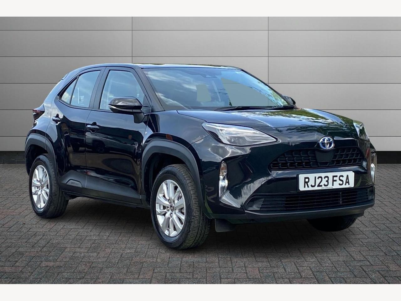 Main listing image - Toyota Yaris Cross