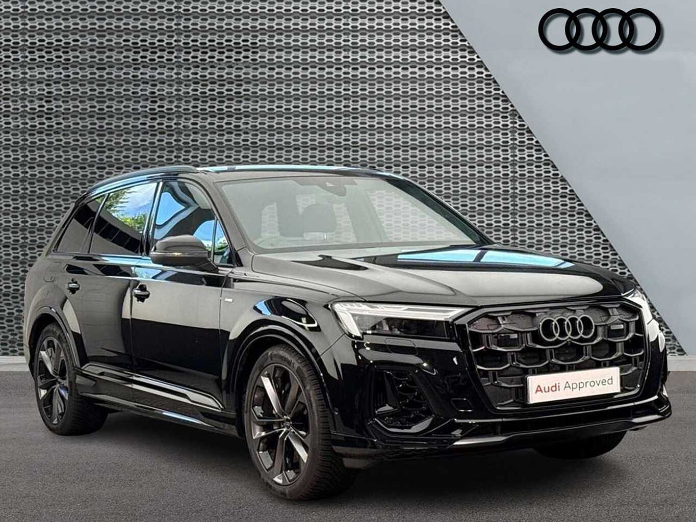 Main listing image - Audi Q7