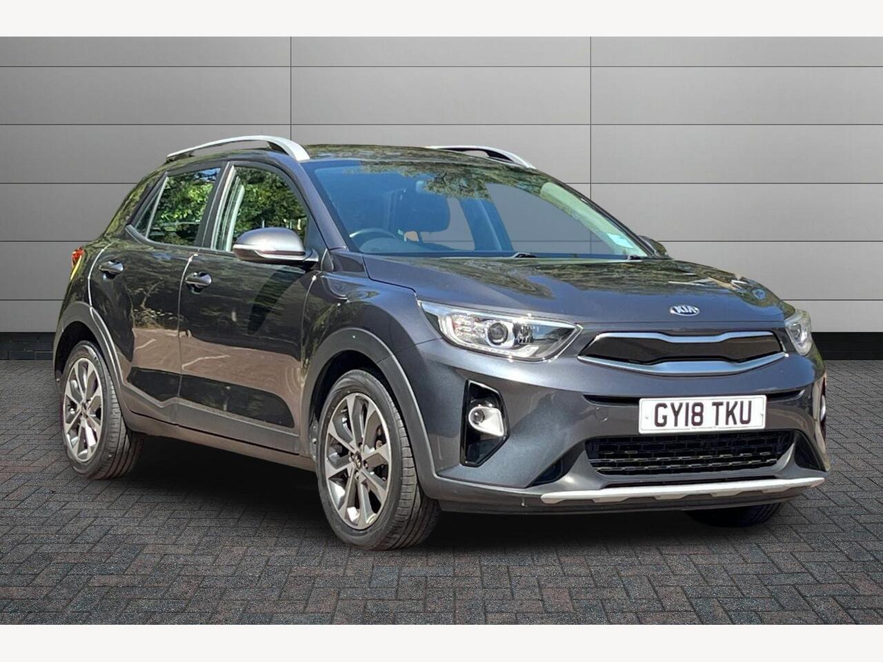 Main listing image - Kia Stonic