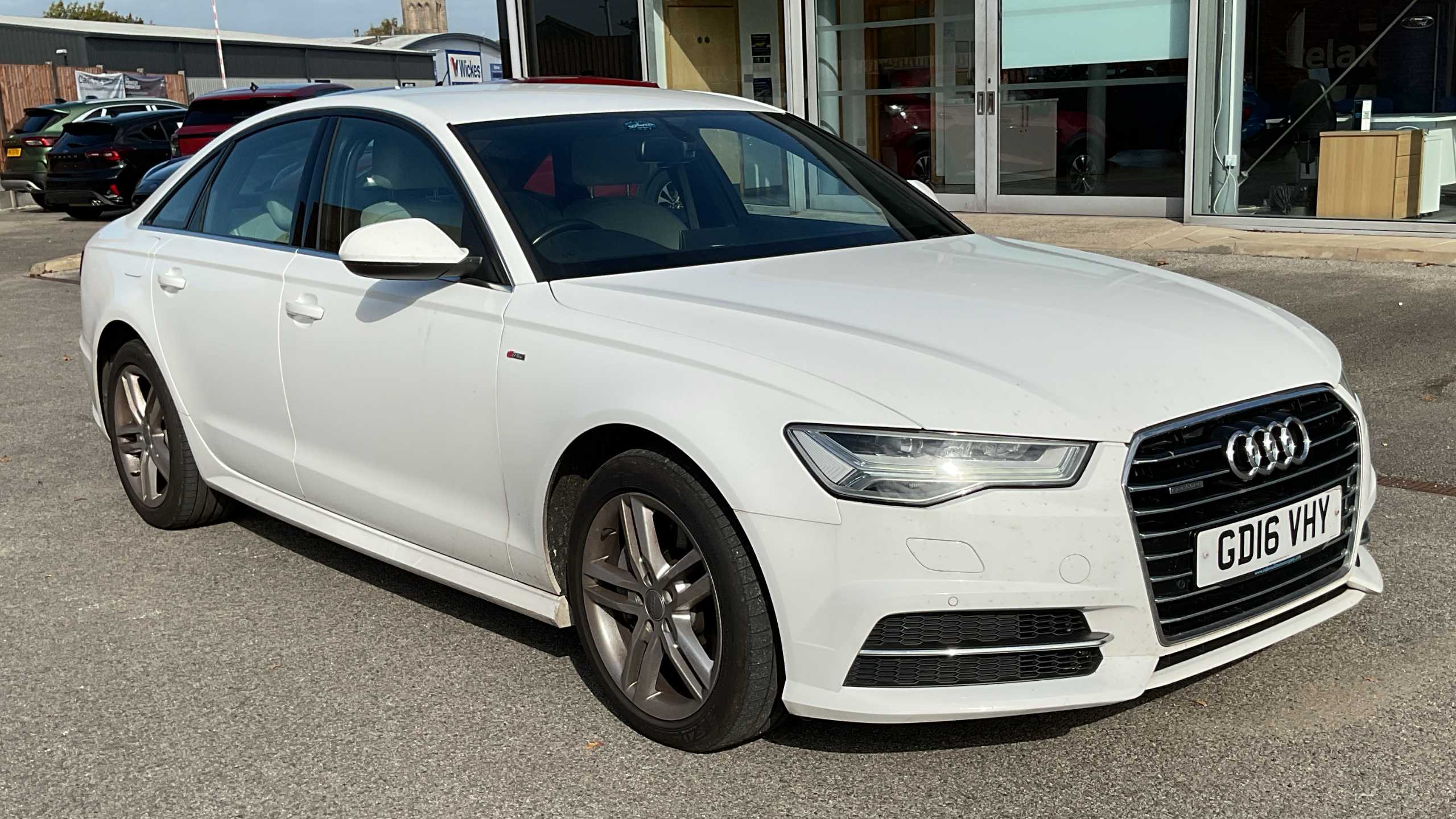 Main listing image - Audi A6