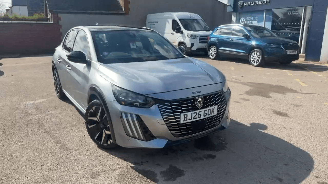 Main listing image - Peugeot 208