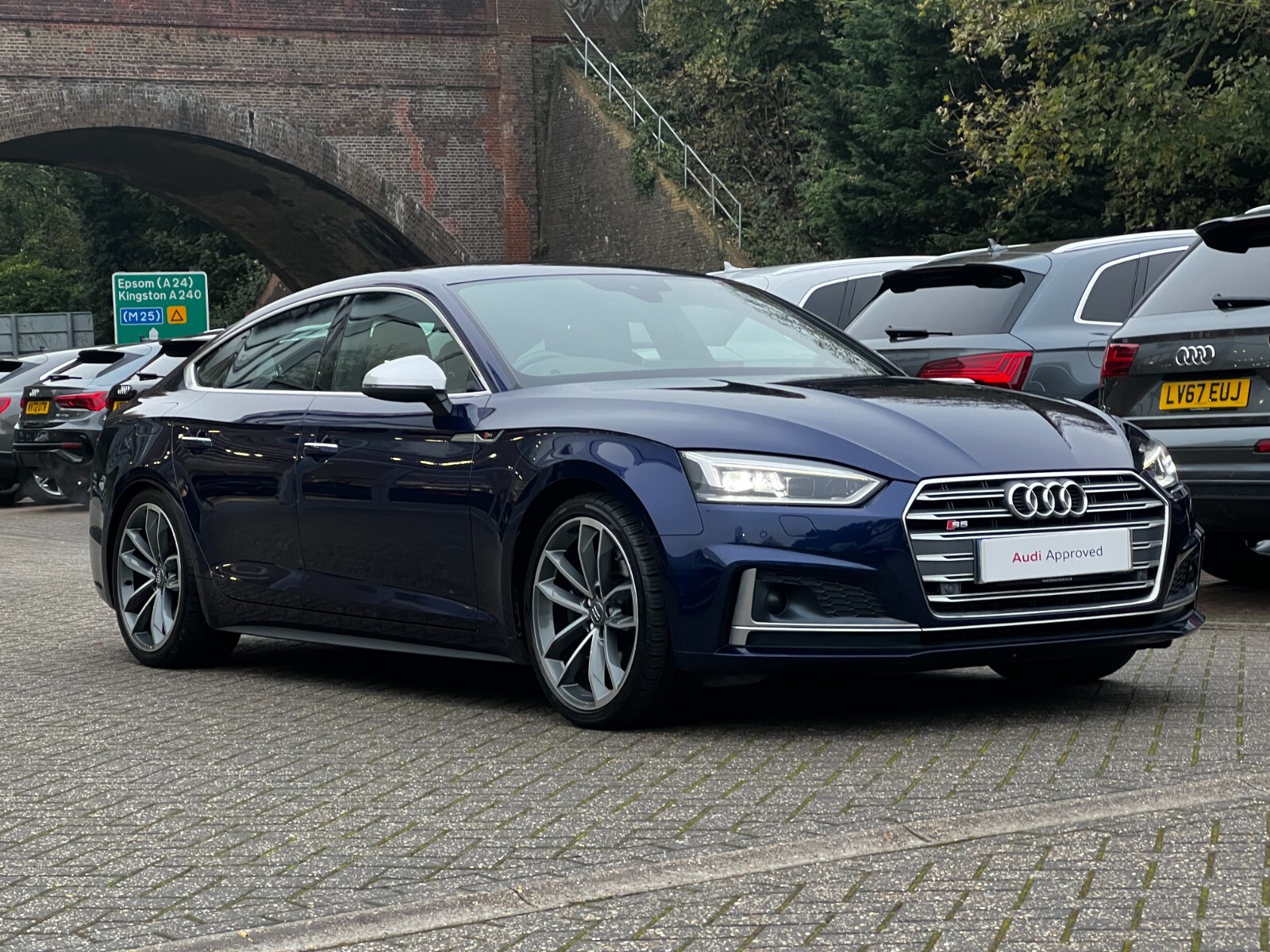 Main listing image - Audi S5