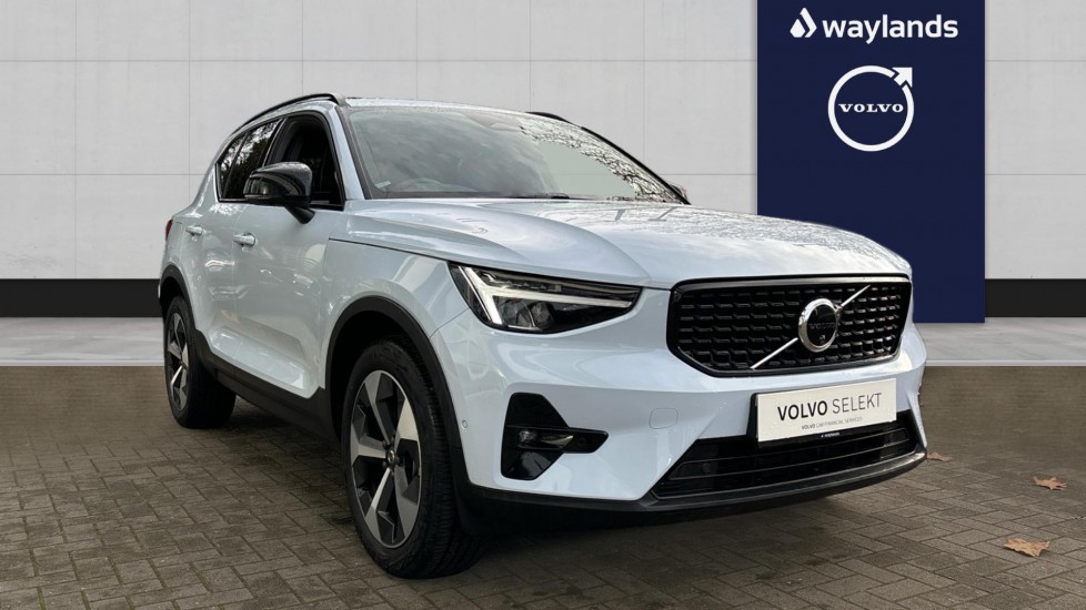 Main listing image - Volvo XC40