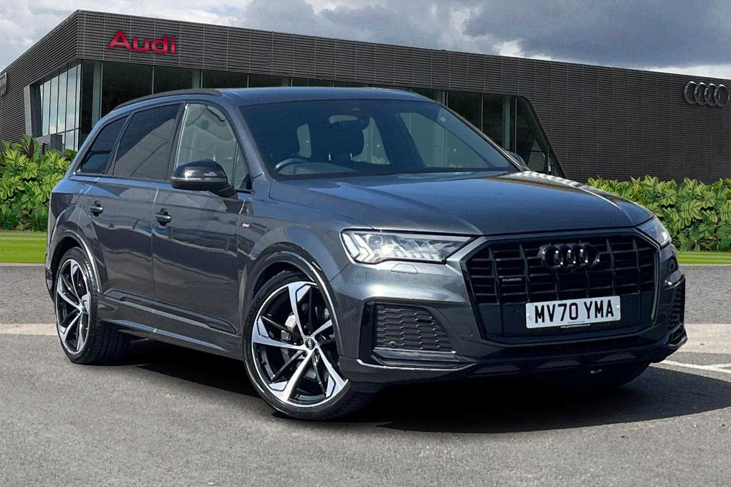 Main listing image - Audi Q7