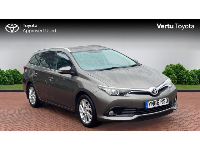 Main listing image - Toyota Auris