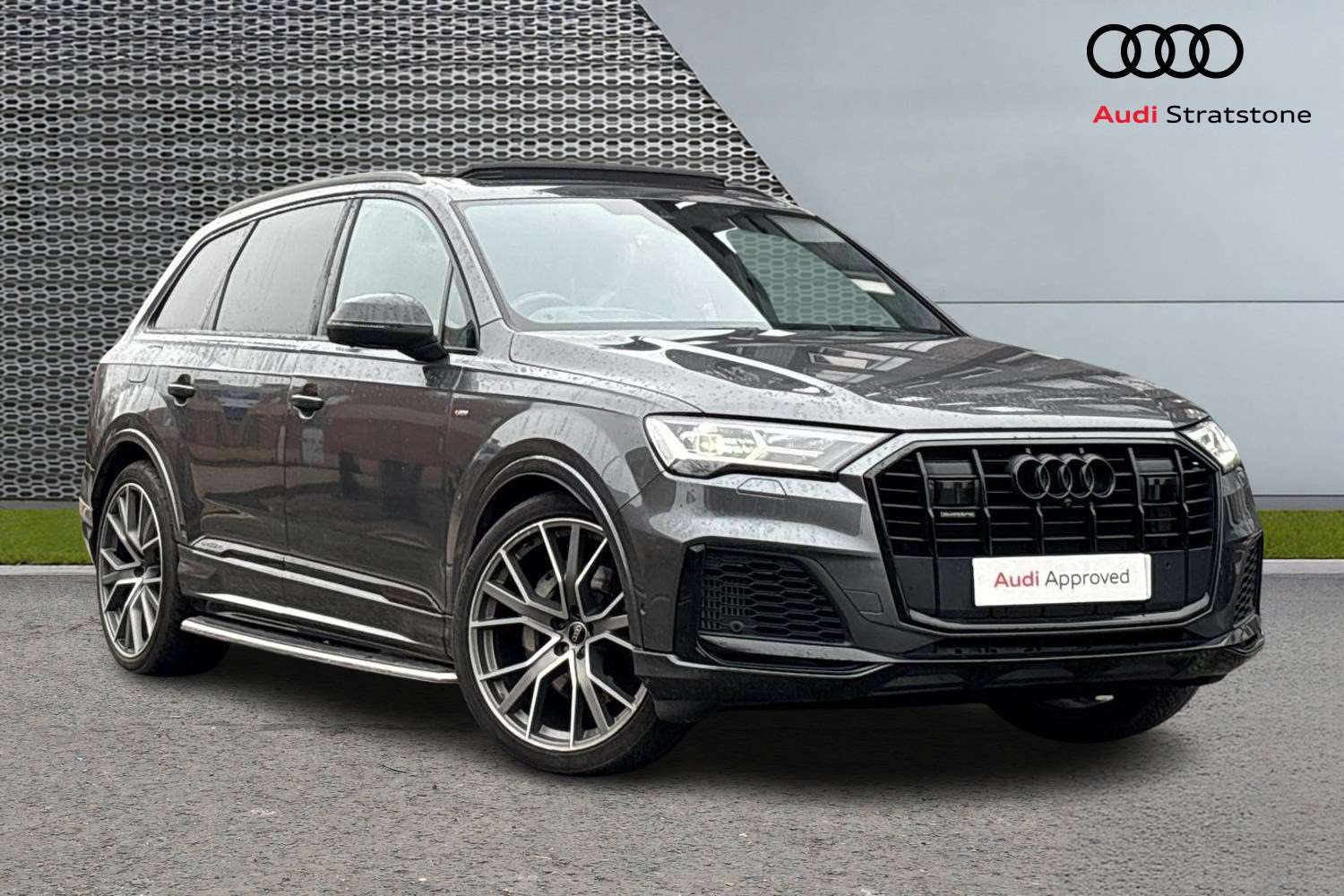 Main listing image - Audi Q7