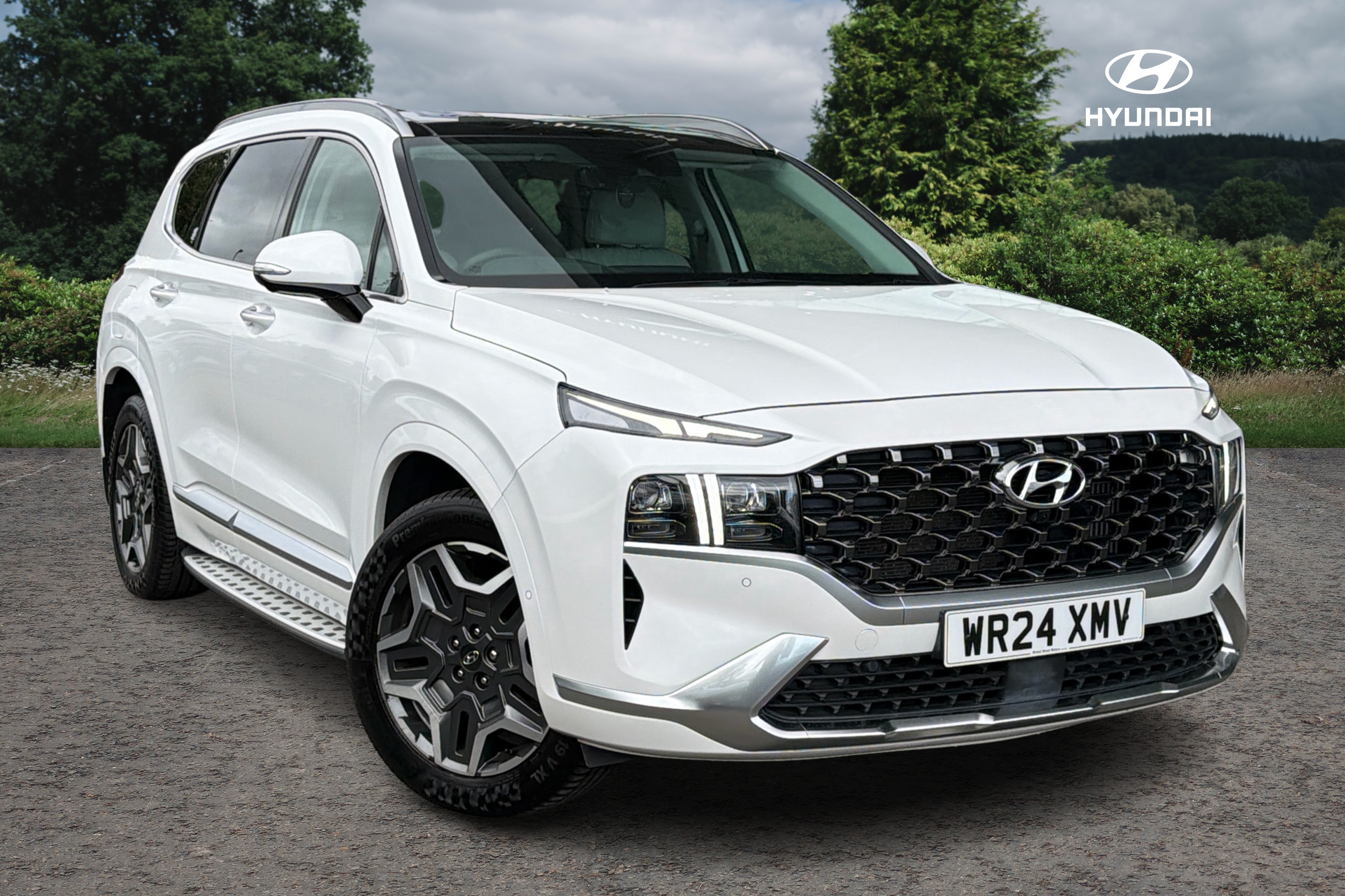 Main listing image - Hyundai Santa Fe