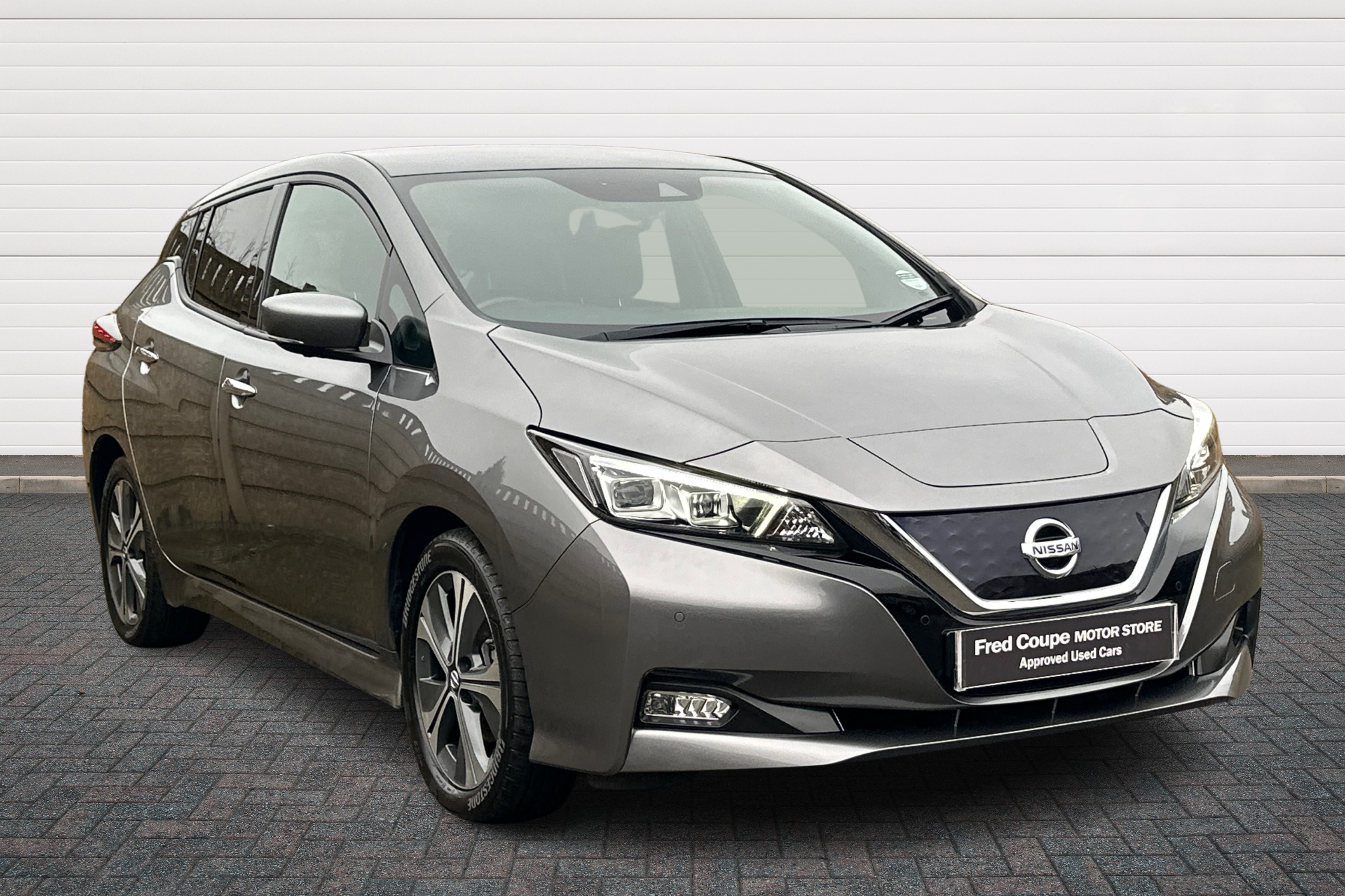 Main listing image - Nissan Leaf