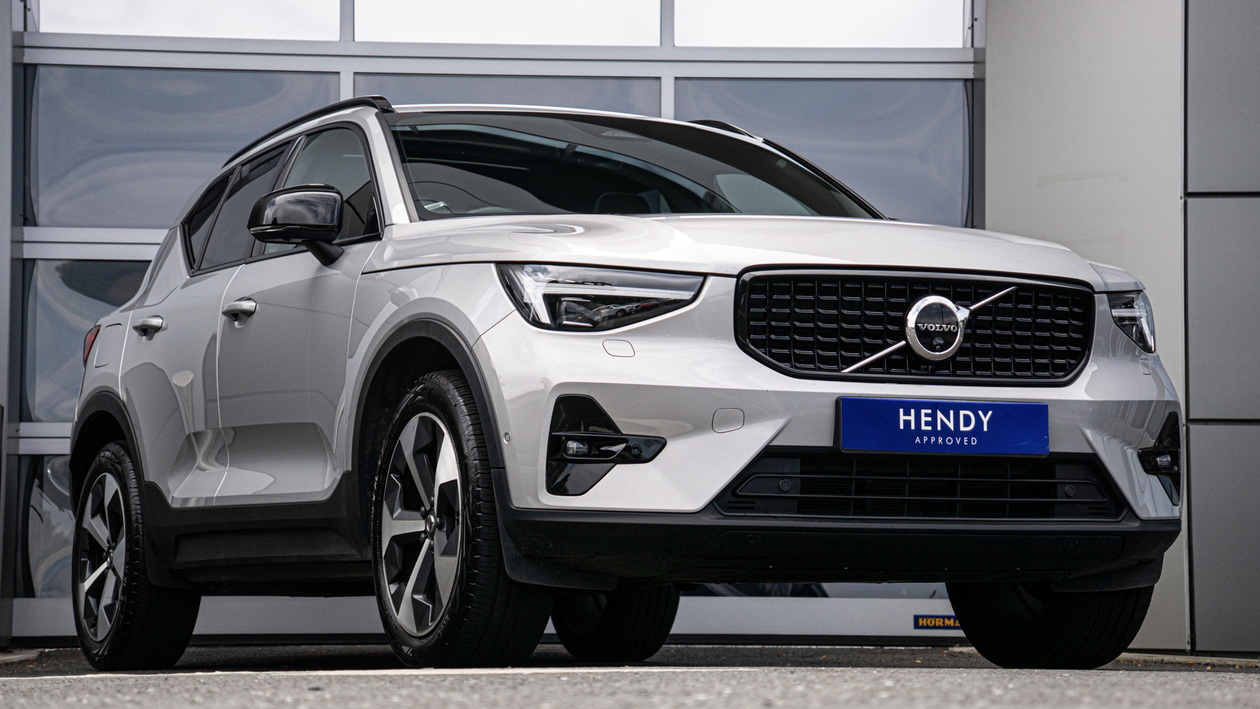 Main listing image - Volvo XC40