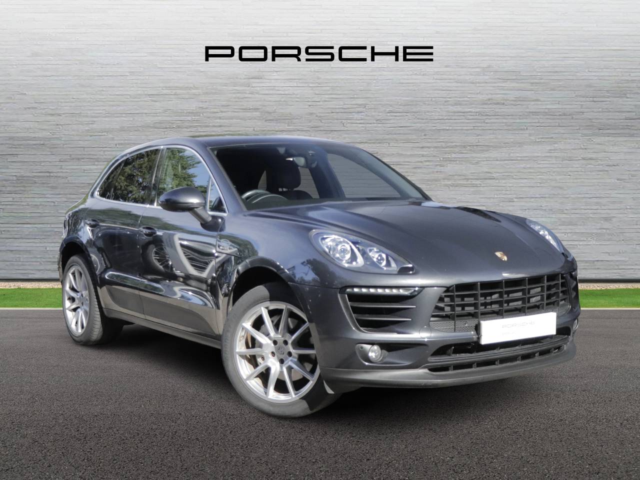 Main listing image - Porsche Macan