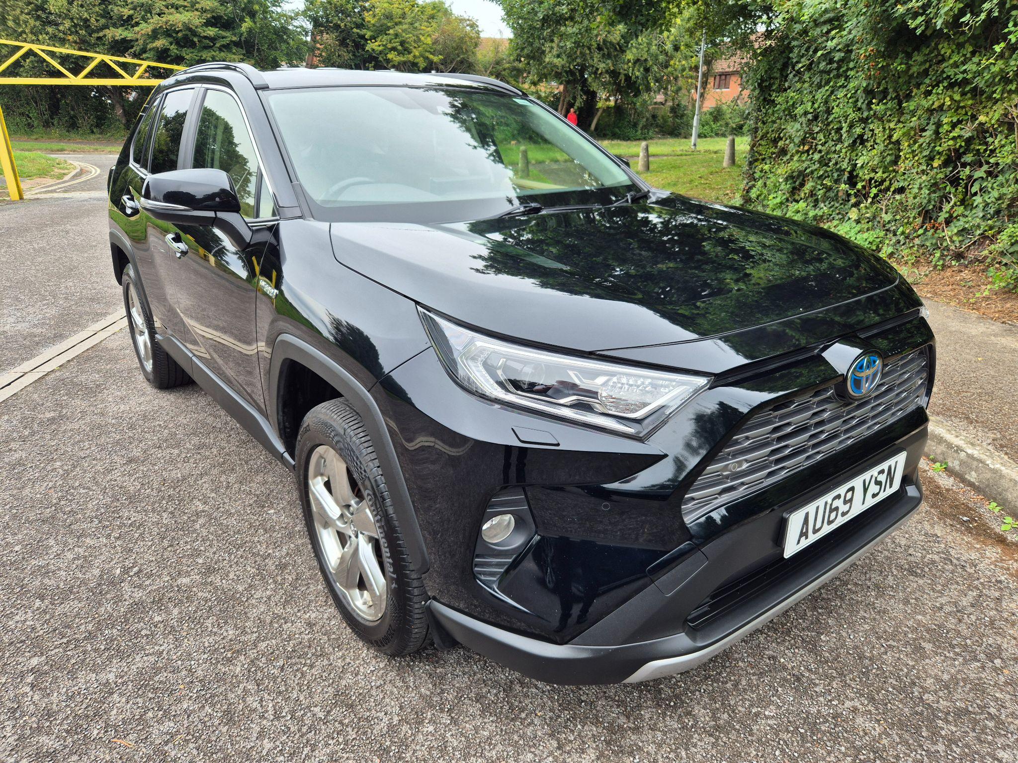 Main listing image - Toyota RAV4