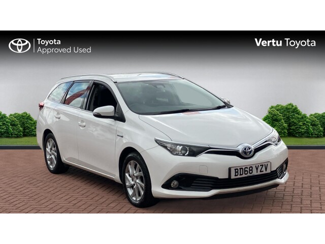 Main listing image - Toyota Auris Touring Sport