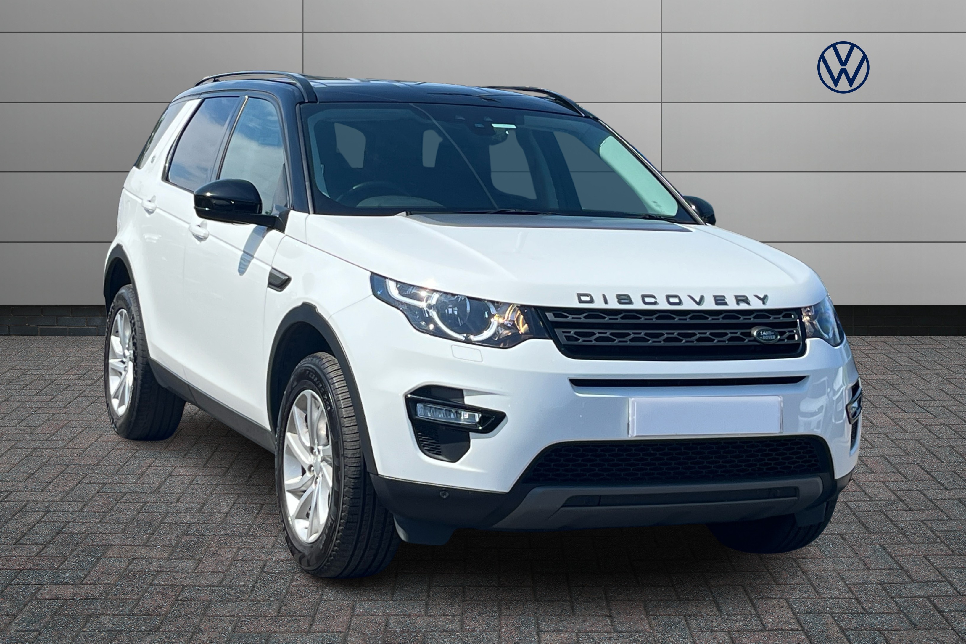 Main listing image - Land Rover Discovery Sport