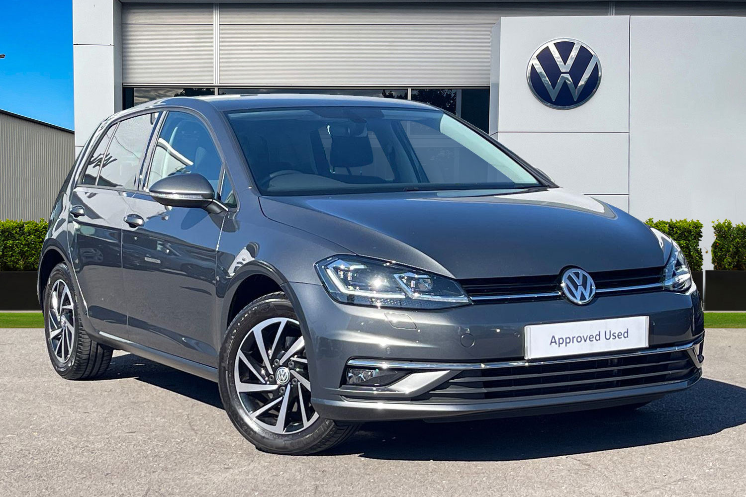 Main listing image - Volkswagen Golf