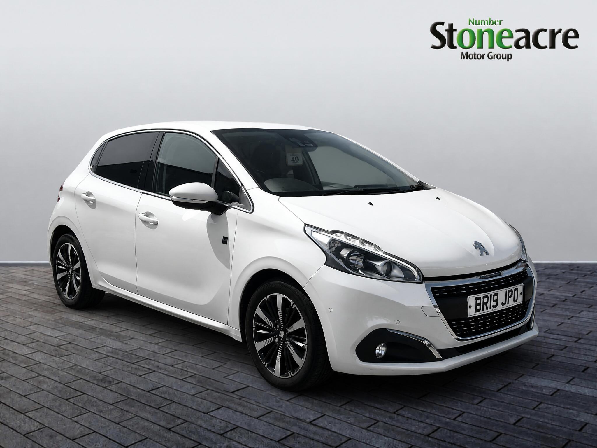 Main listing image - Peugeot 208