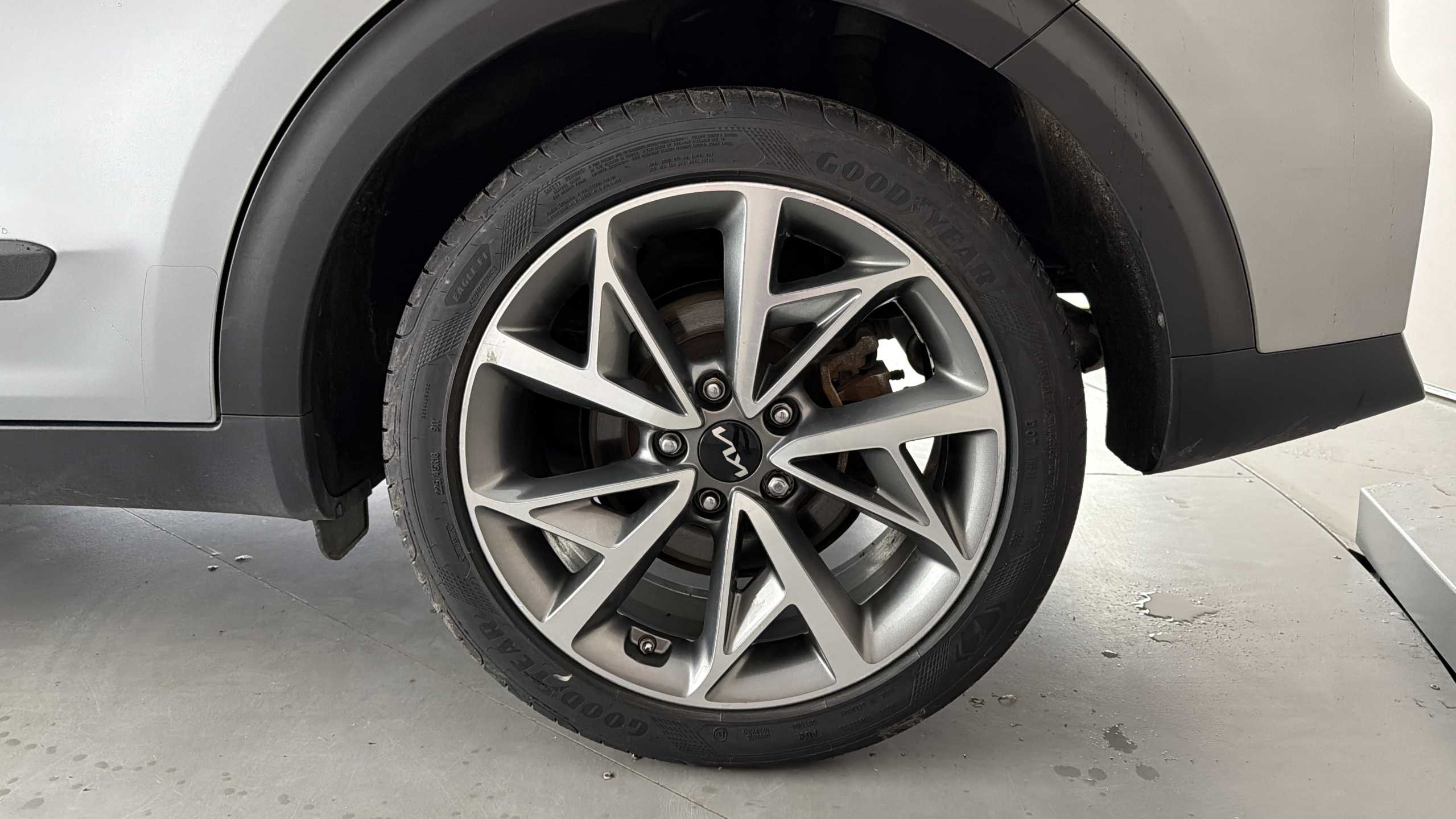 Main listing image - Kia Niro