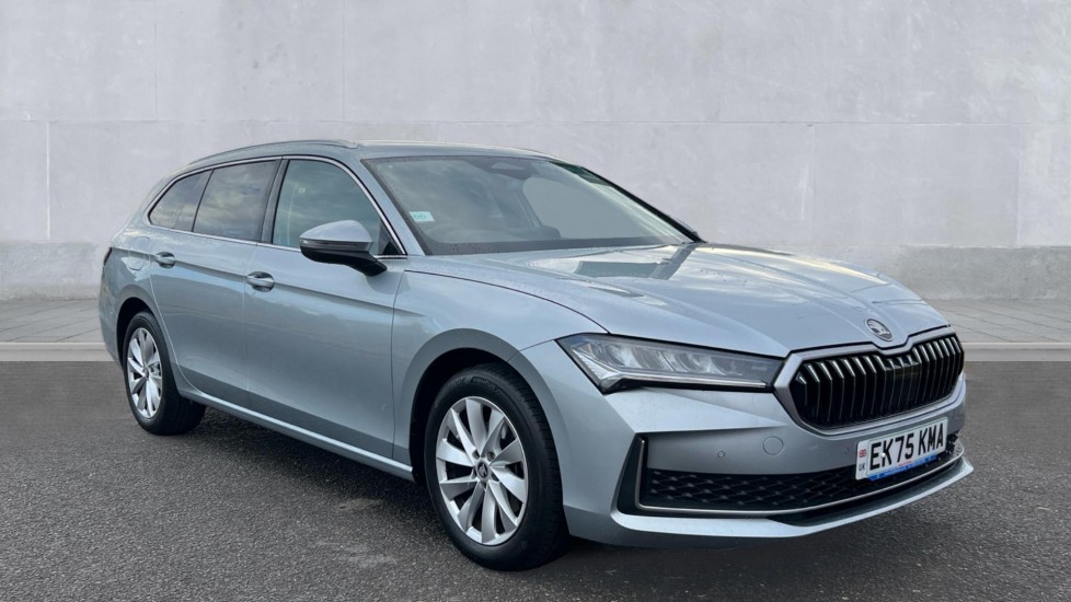 Main listing image - Skoda Superb