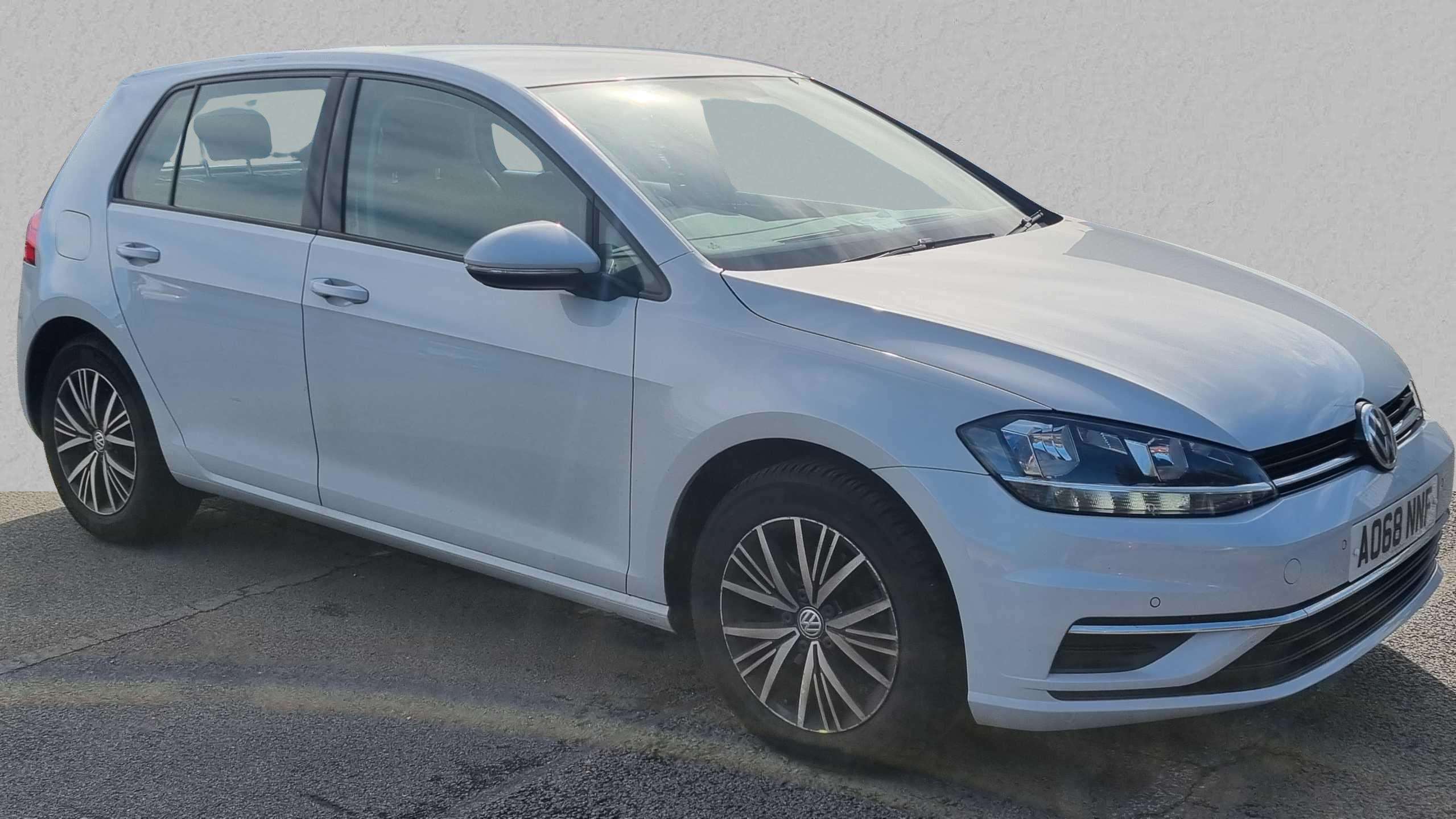 Main listing image - Volkswagen Golf