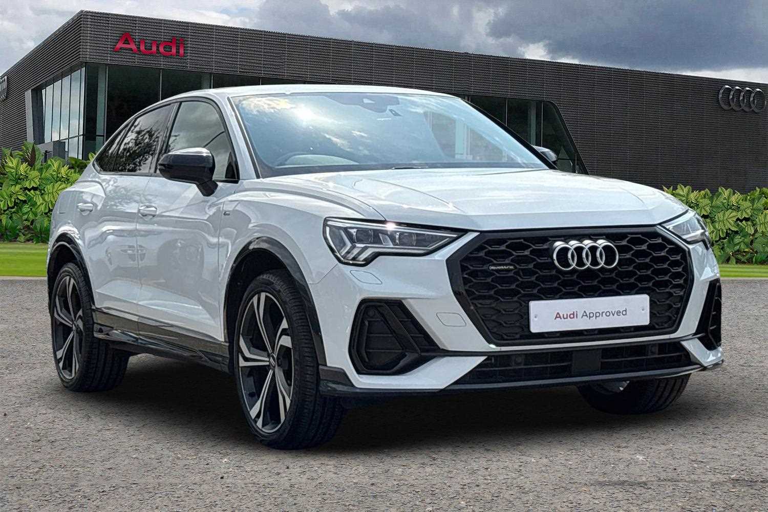 Main listing image - Audi Q3