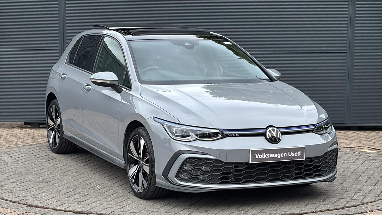 Main listing image - Volkswagen Golf