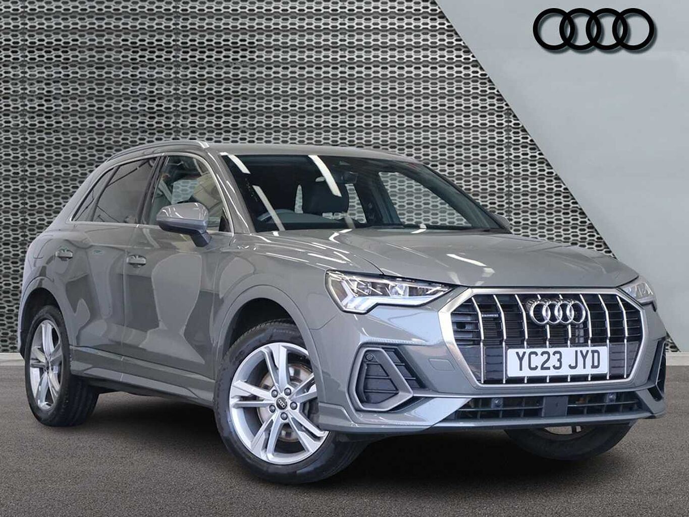Main listing image - Audi Q3