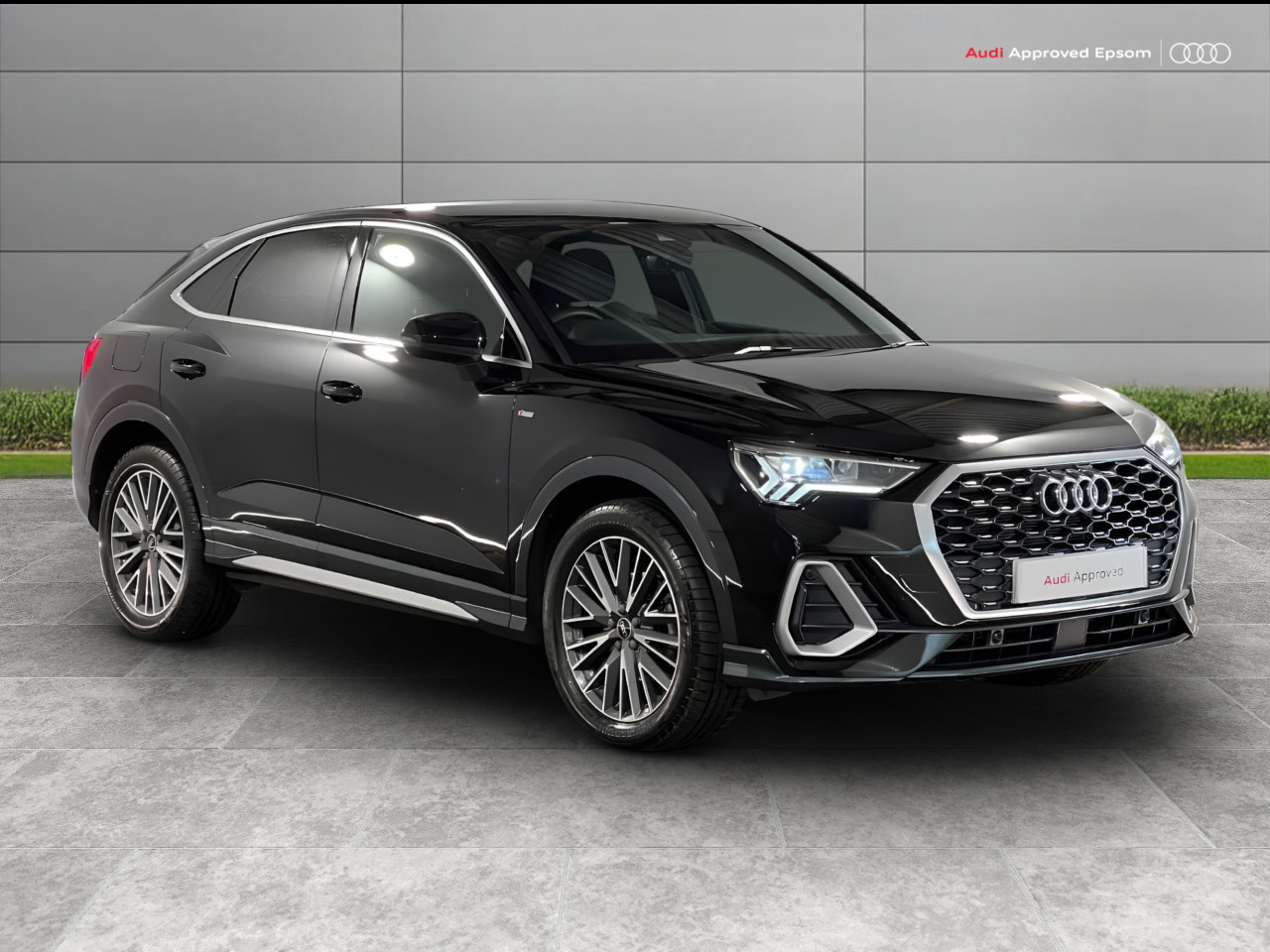 Main listing image - Audi Q3