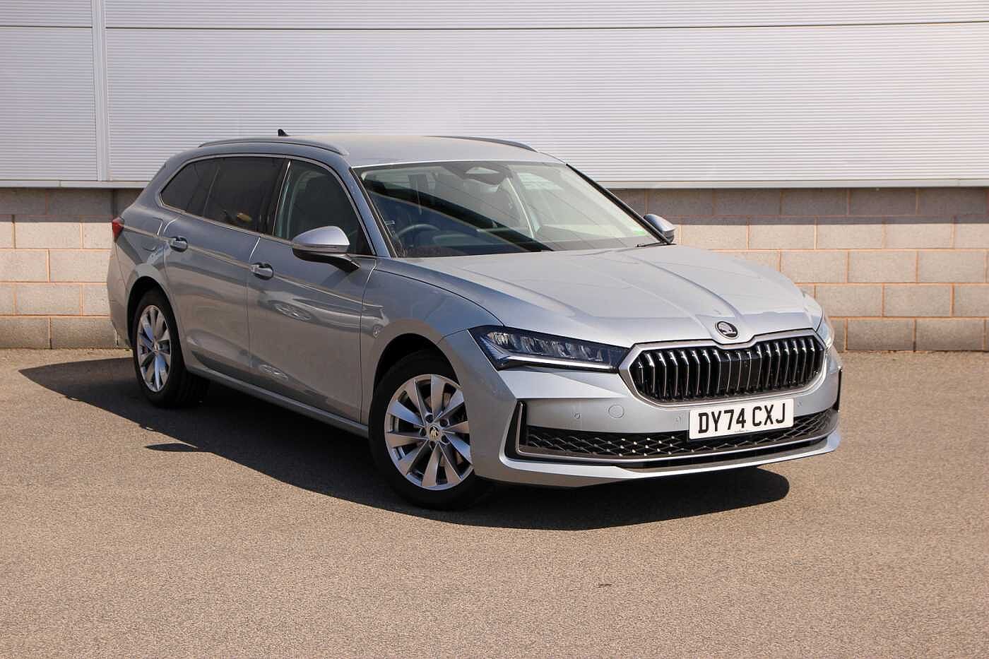 Main listing image - Skoda Superb Estate
