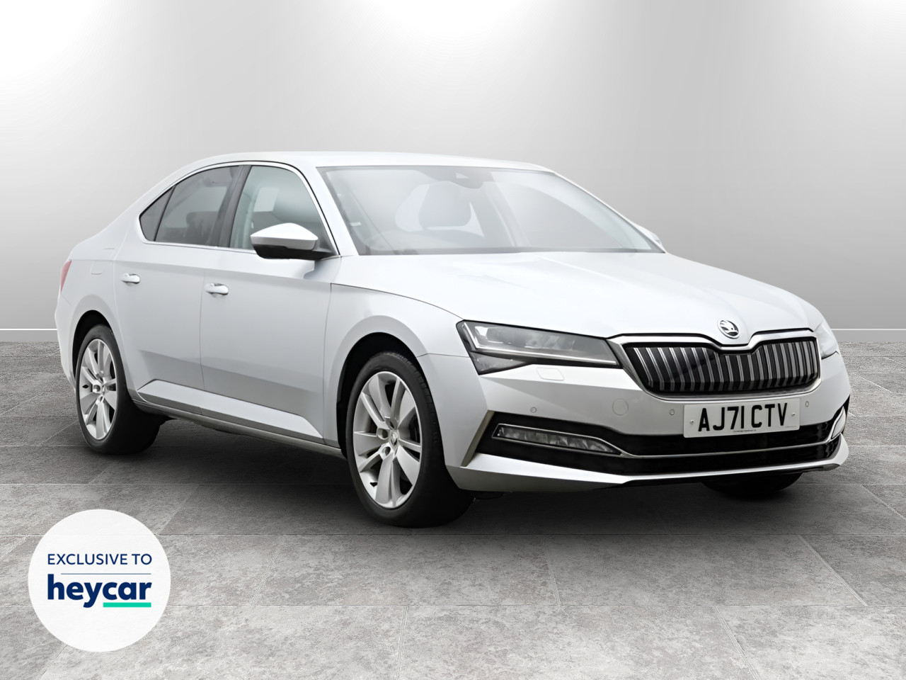 Main listing image - Skoda Superb