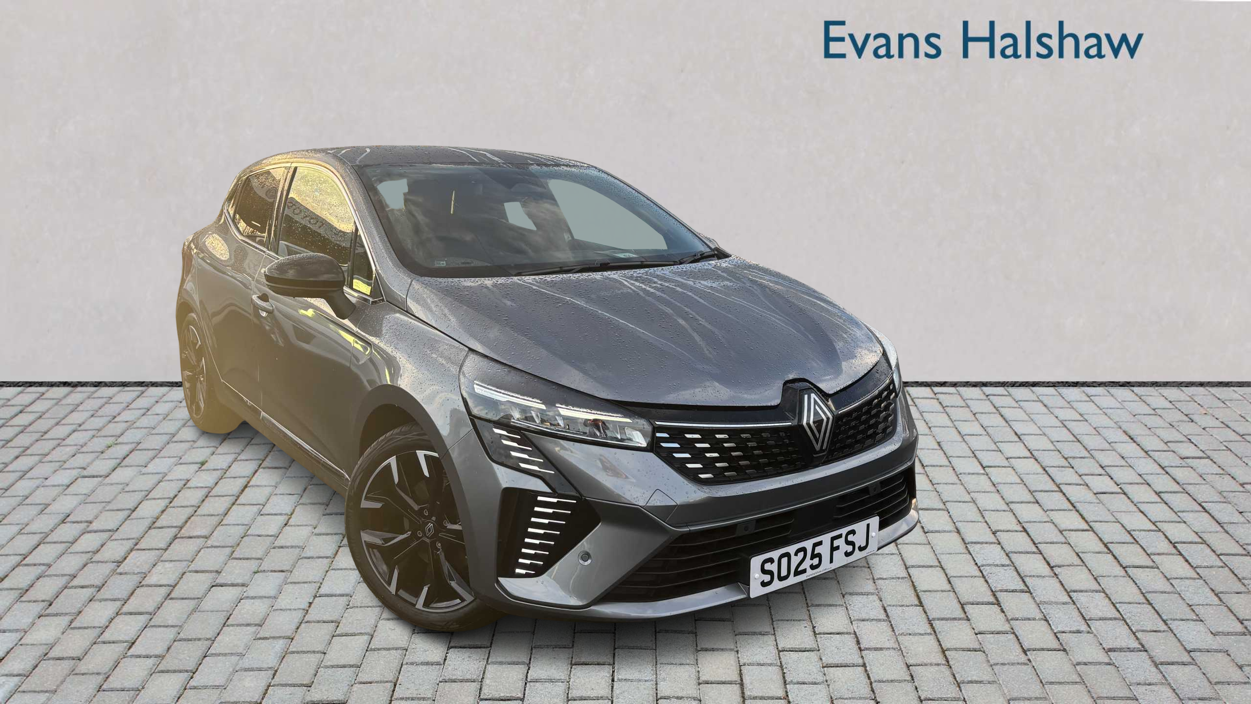 Main listing image - Renault Clio