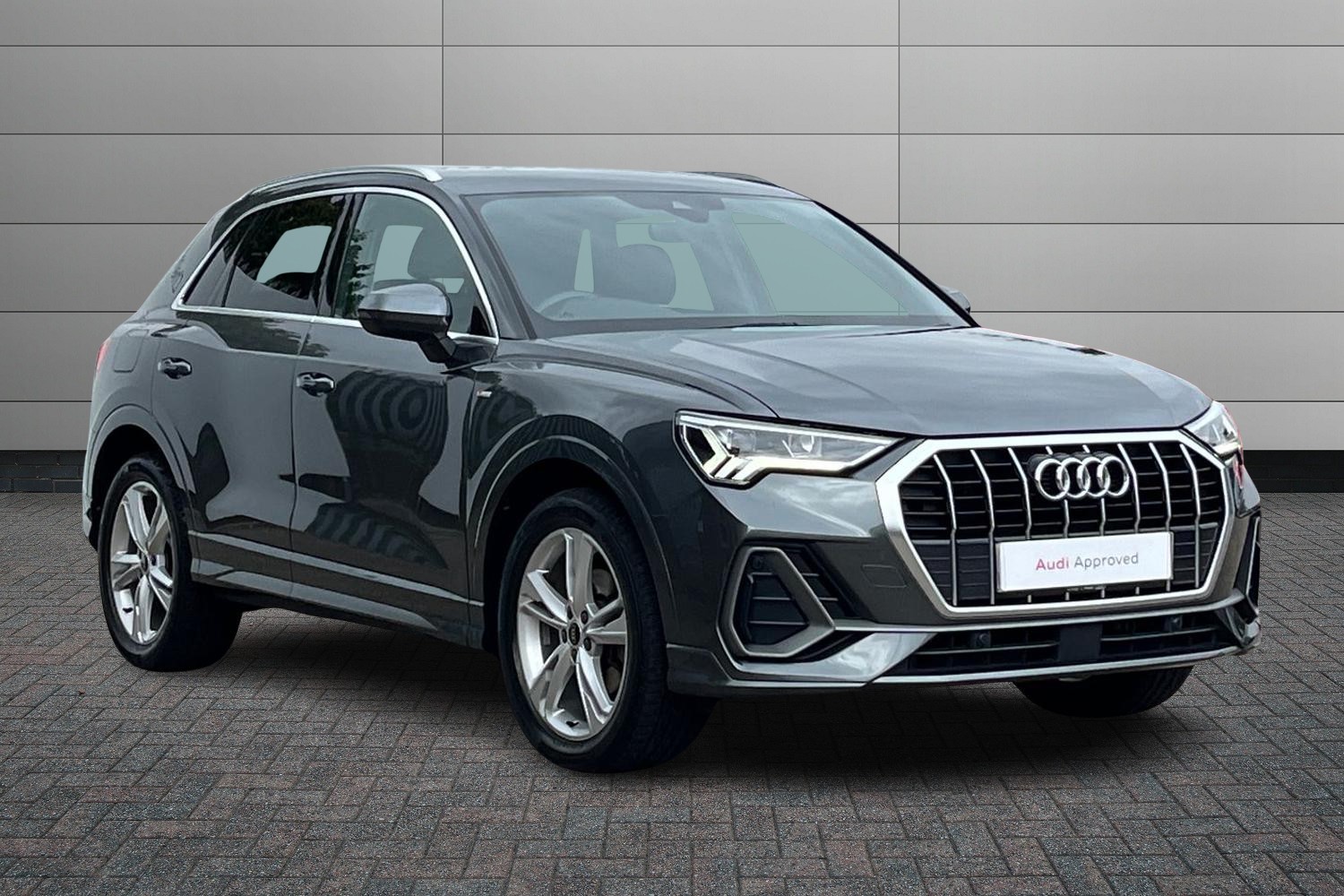 Main listing image - Audi Q3