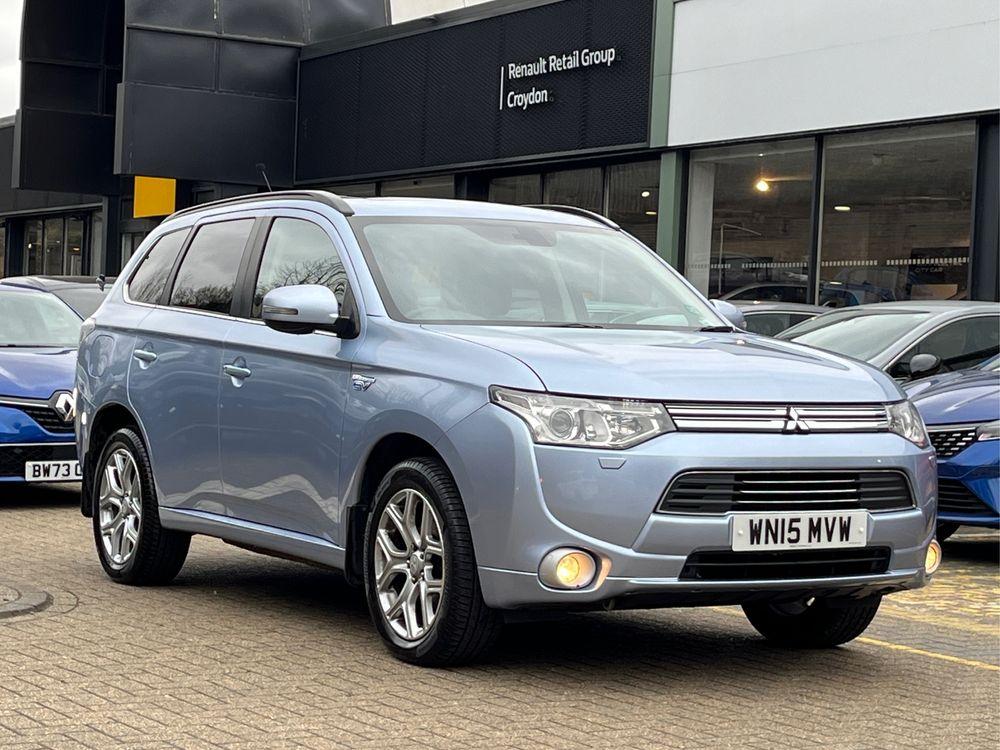 Main listing image - Mitsubishi Outlander