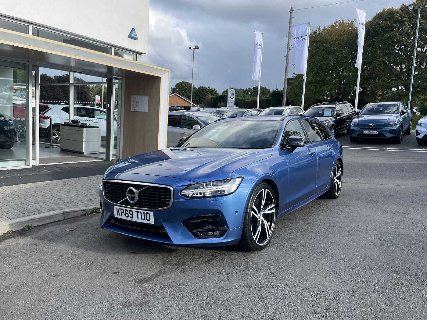 Main listing image - Volvo V90