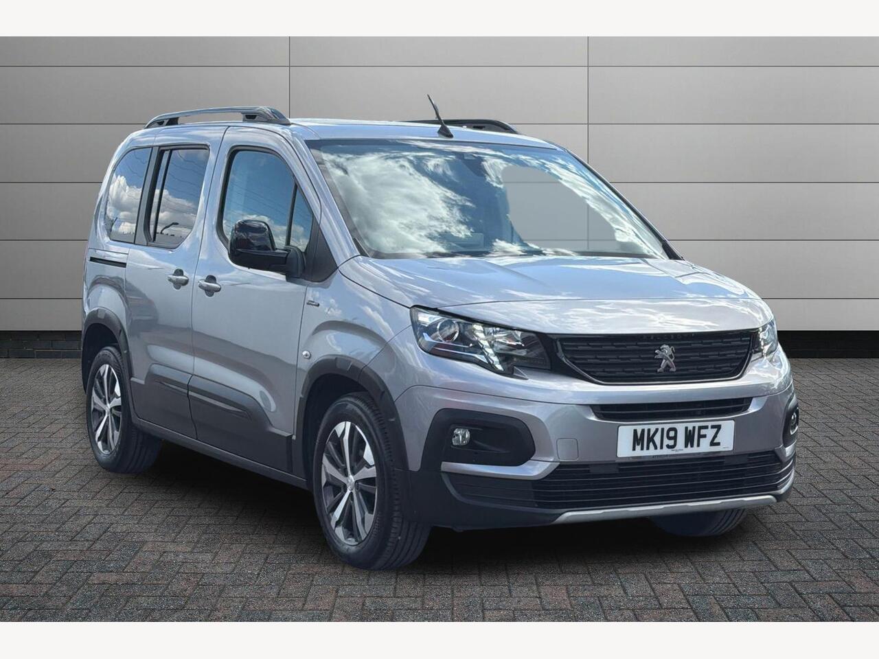 Main listing image - Peugeot Rifter