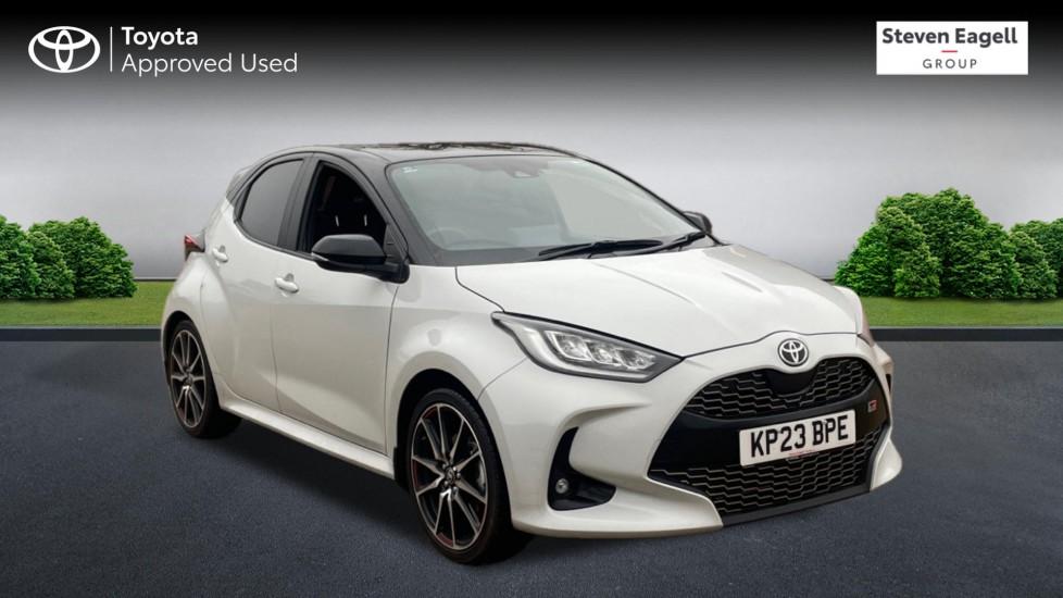 Main listing image - Toyota Yaris