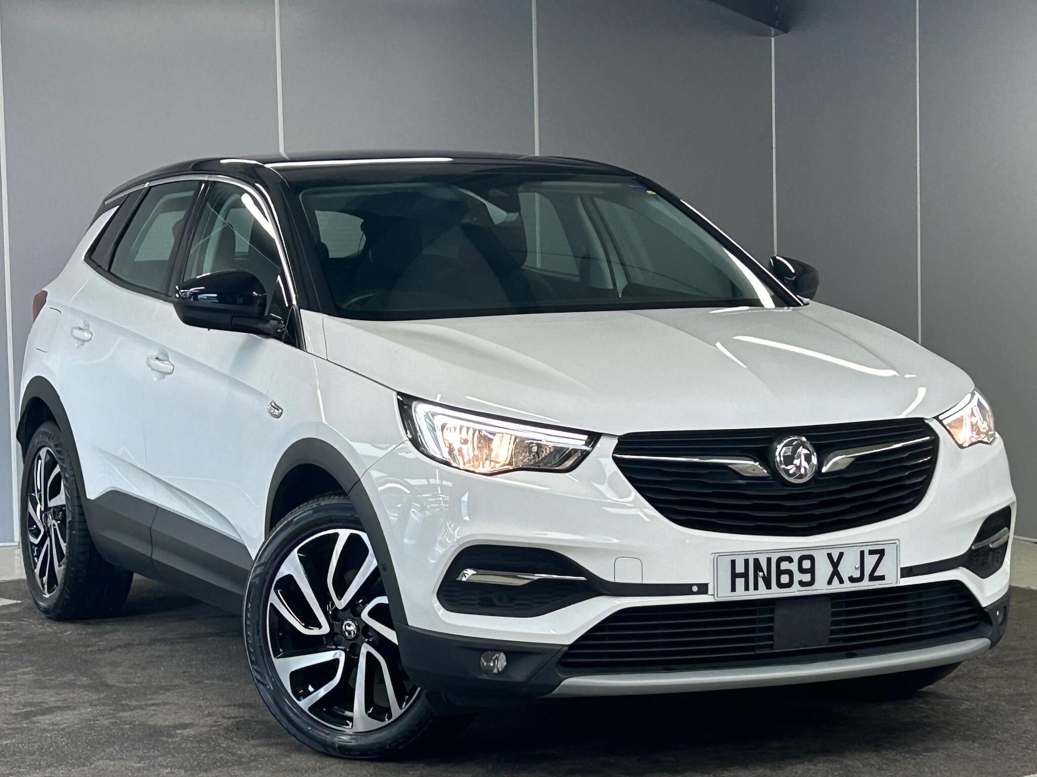 Main listing image - Vauxhall Grandland X
